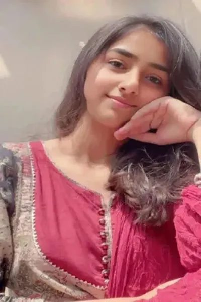 Riya Delhi Escorts